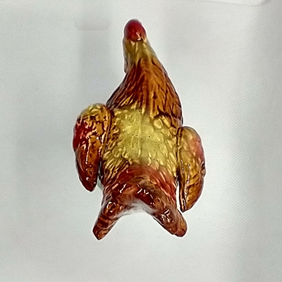 Chicken Ceramic Figurine Decor New Pecking Pose NEW - Picture 5 of 6